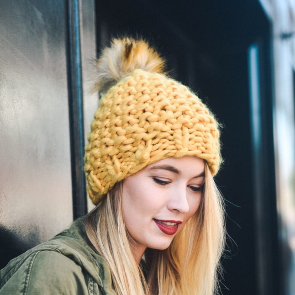 chunky Knit Pom fall winter Beanie - Picture 10 of 11